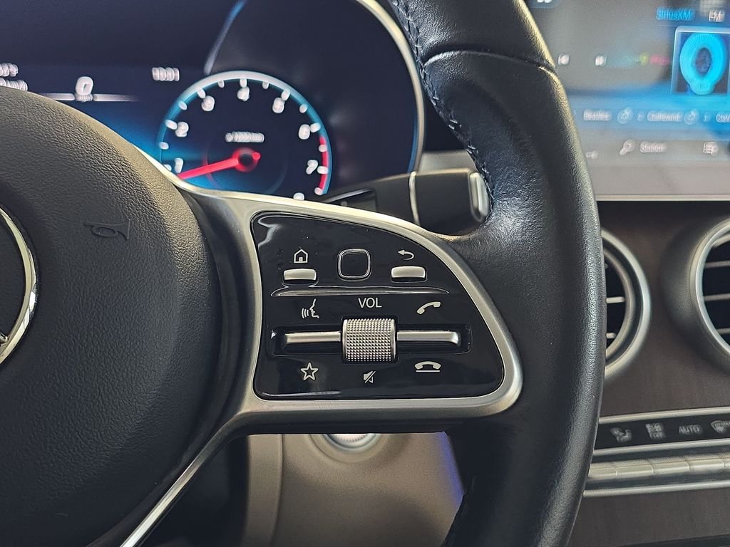 Used 2021  Mercedes-Benz GLC 300 Coupe image 20