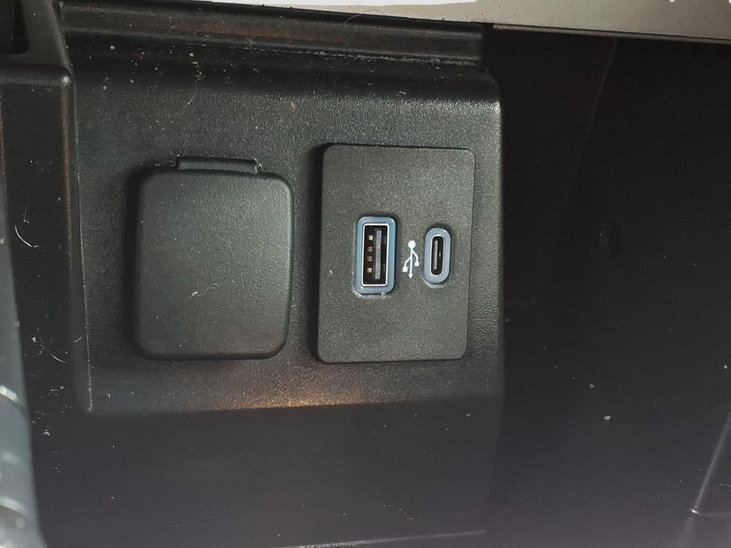 Used 2023 Red Metallic Ford XLT image 15