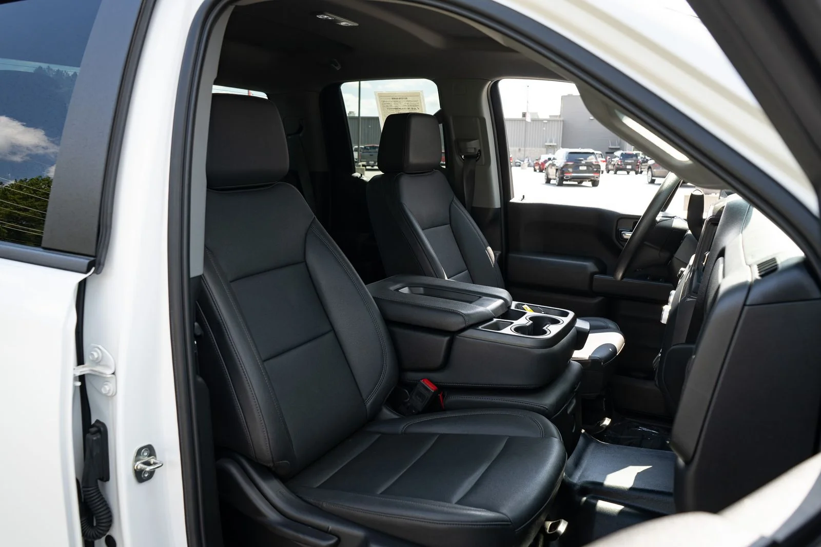 Used 2023 White GMC Pro image 22