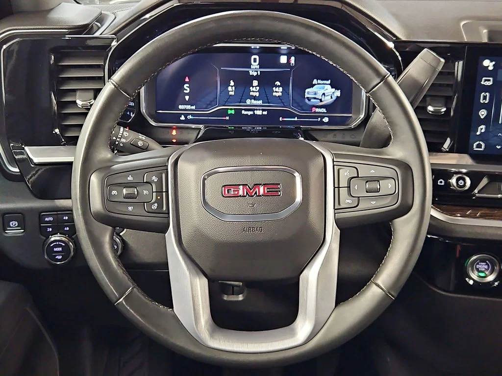 Used 2023 White GMC Elevation image 20