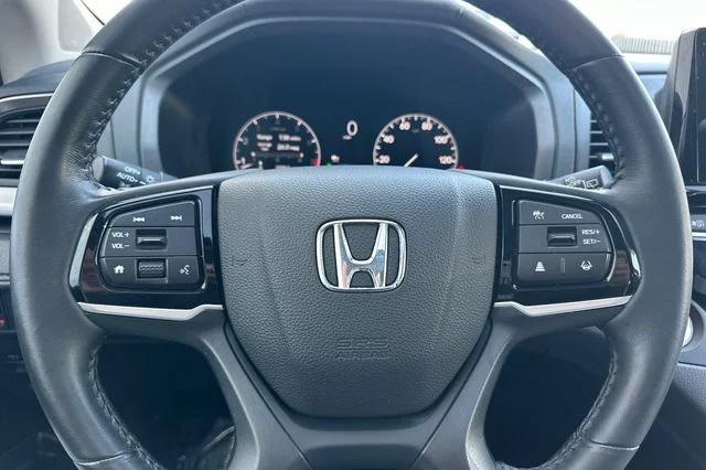 Used 2025  Honda EX-L image 27