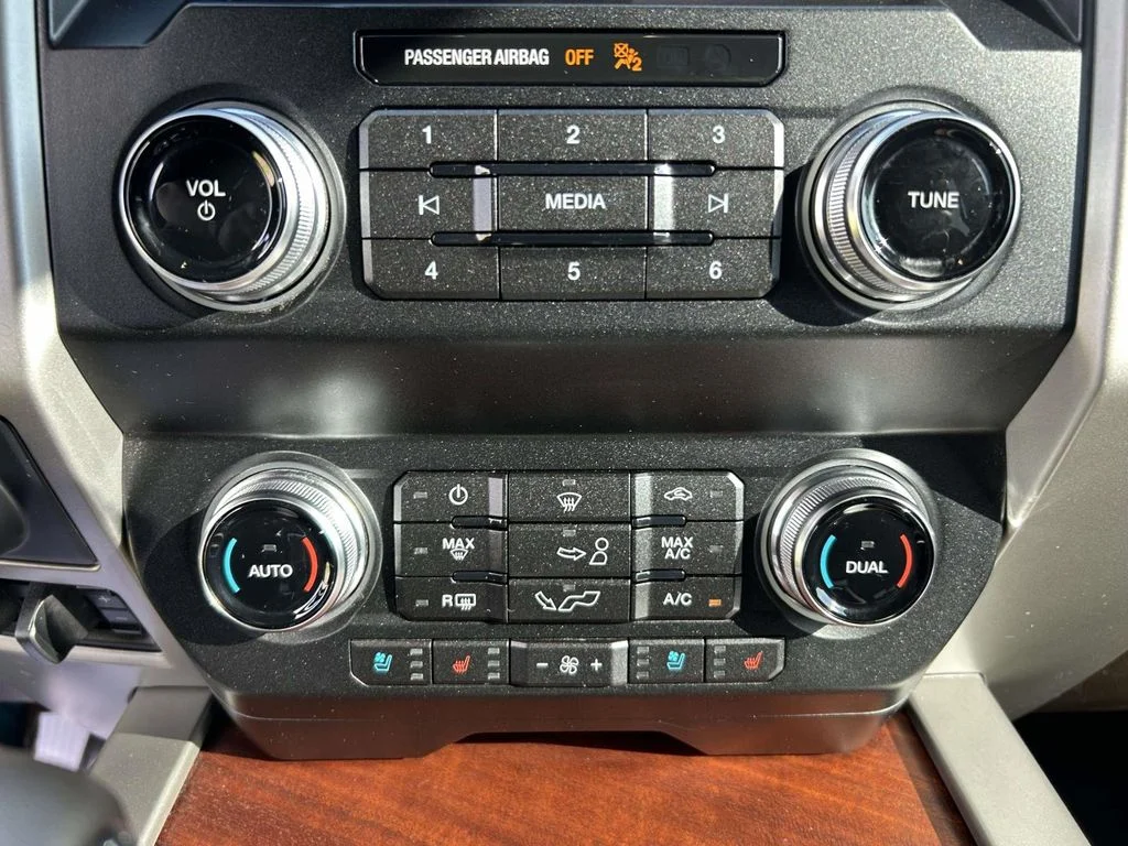Used 2019 Blue Ford King Ranch image 20