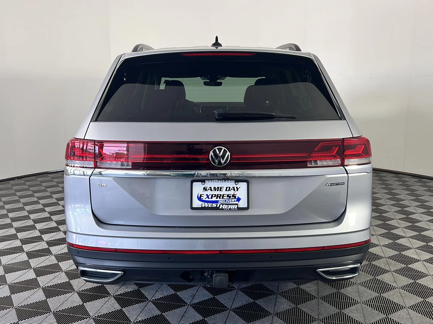 Used 2024 Silver Mist Metallic Volkswagen 2.0T SE w/Technology image 3