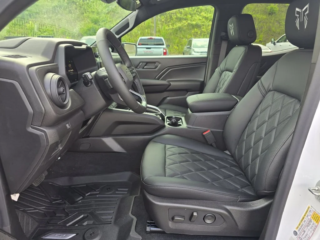 New 2026 White Chevrolet Trail Boss image 6