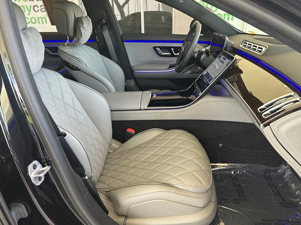 Used 2023 Silver Mercedes-Benz S 580 image 22