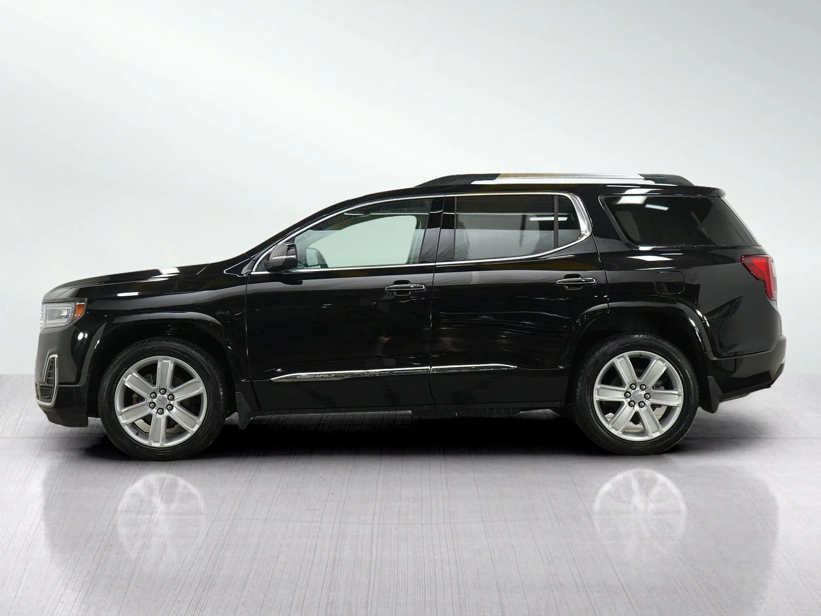 Used 2023 GMC Acadia Denali with VIN 1GKKNXLS5PZ248335 for sale in Burnsville, Minnesota