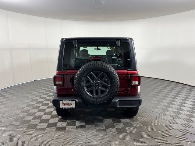Used 2022 Red Jeep Unlimited Sport image 6