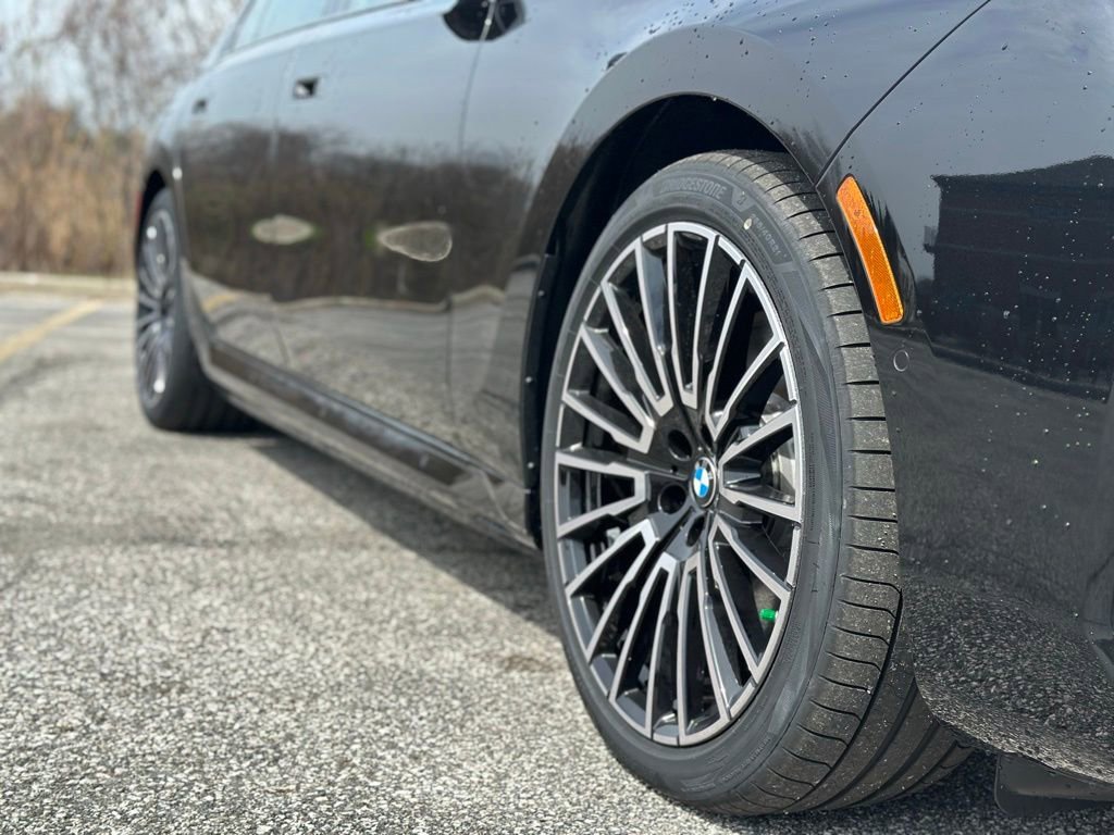 New 2026 Black Sapphire Metallic BMW 750e xDrive image 9