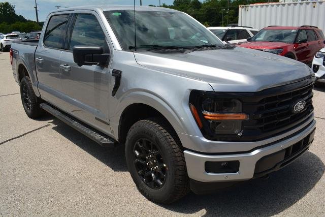 New 2026 Iconic Silver Metallic Ford XLT image 2