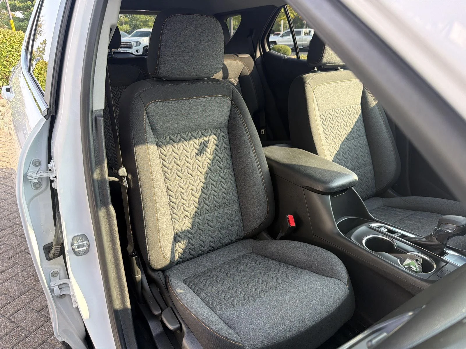 Used 2022 Summit White Chevrolet LT image 32