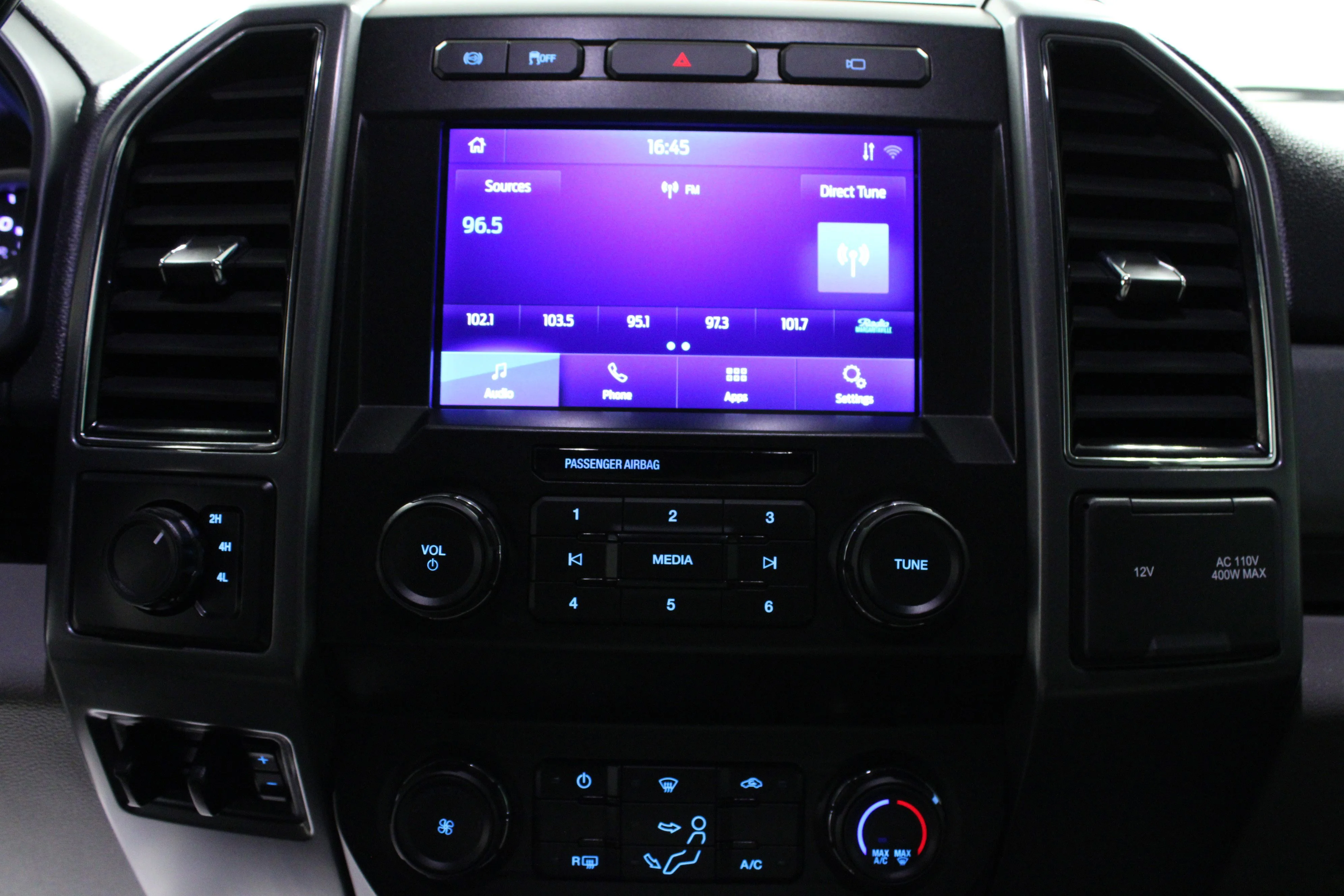 Used 2022 Oxford White Ford XLT image 20