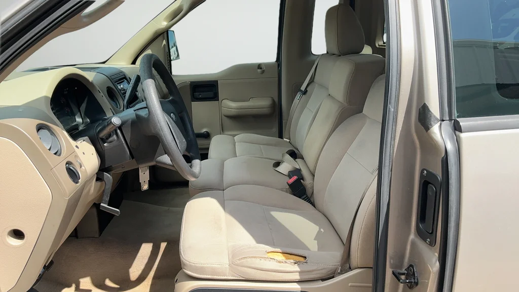 Used 2004 Beige Ford XL image 12
