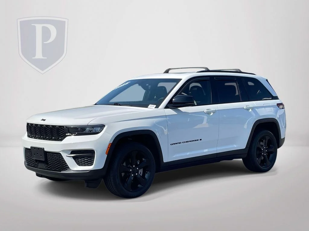 Used 2024 White Jeep Altitude X image 5