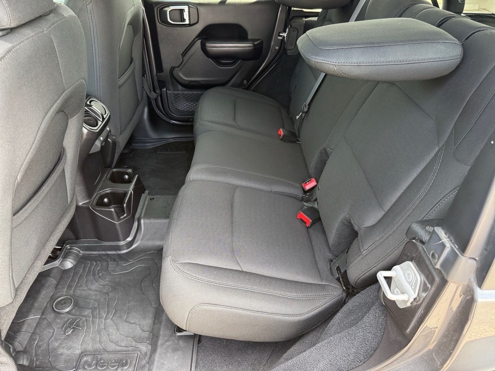 Used 2018 Crystal Metallic Jeep Unlimited Sport S image 12