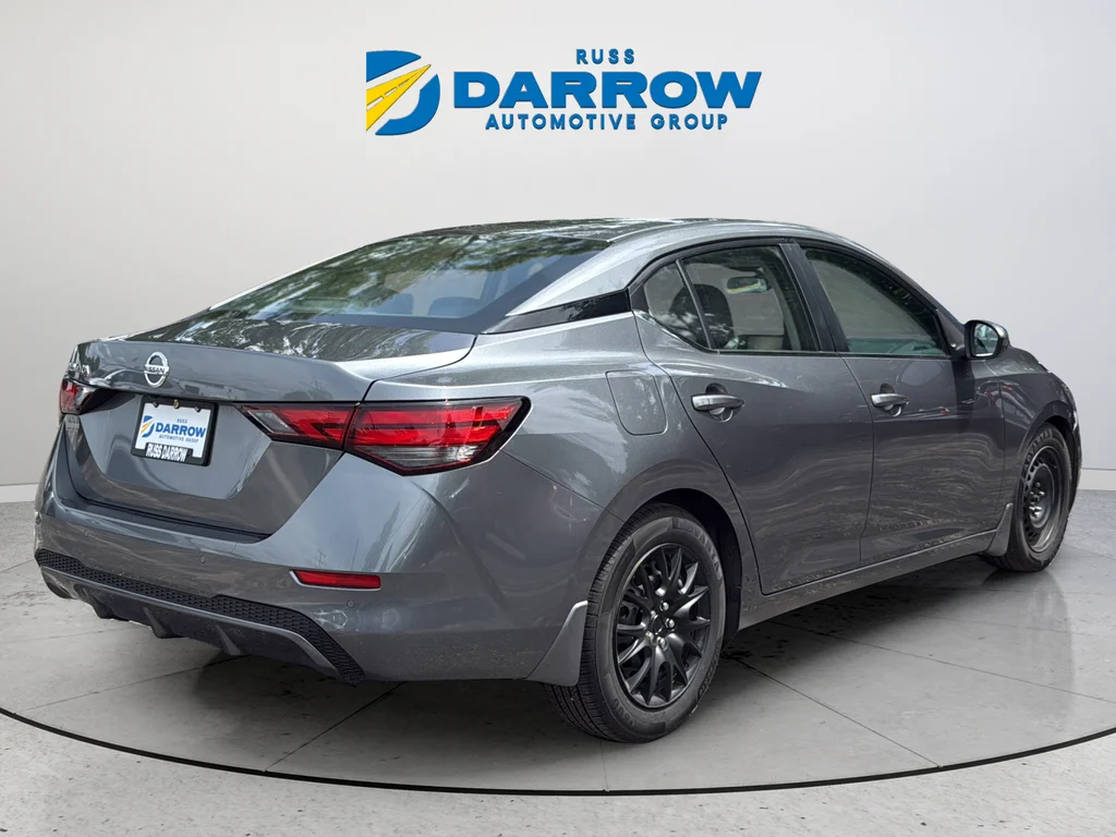 Used 2020 Gray Nissan S image 5