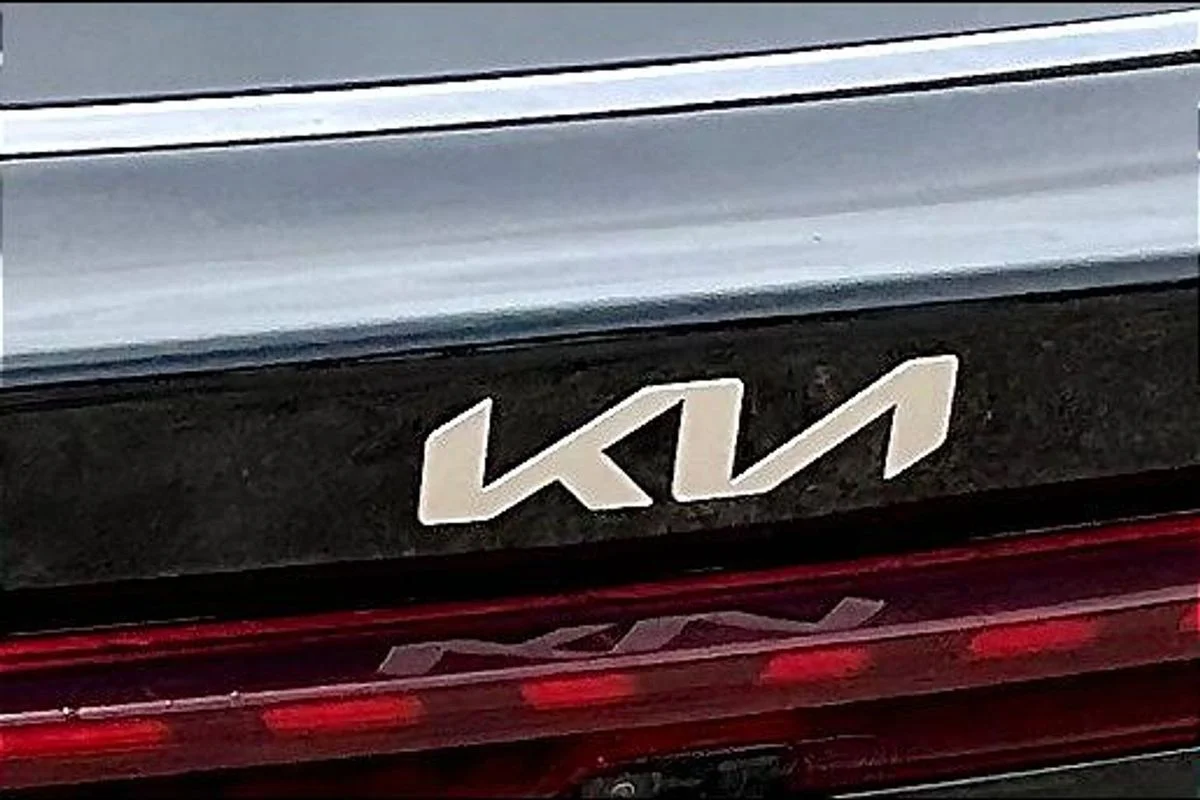 Used 2023  Kia EX image 24