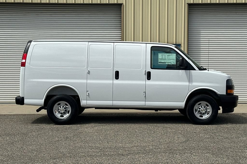 2026 Chevrolet Express Cargo Work Van - Photo 9