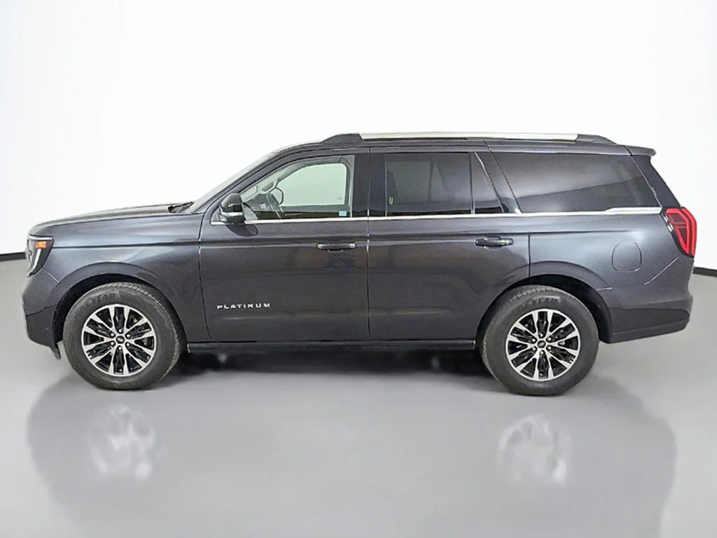 Used 2025 Gray Metallic Ford Platinum image 20