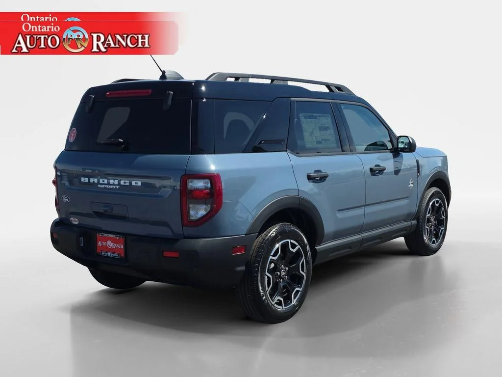 New 2026 Azure Gray Metallic Tri-Coat Ford Outer Banks® image 5