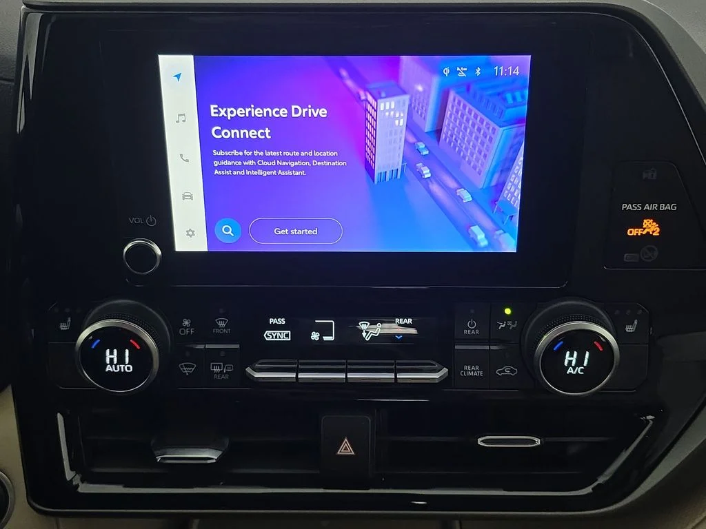 Used 2024  Toyota XLE image 28