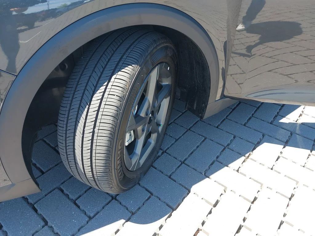 Used 2025 Gray Kia LXS image 29