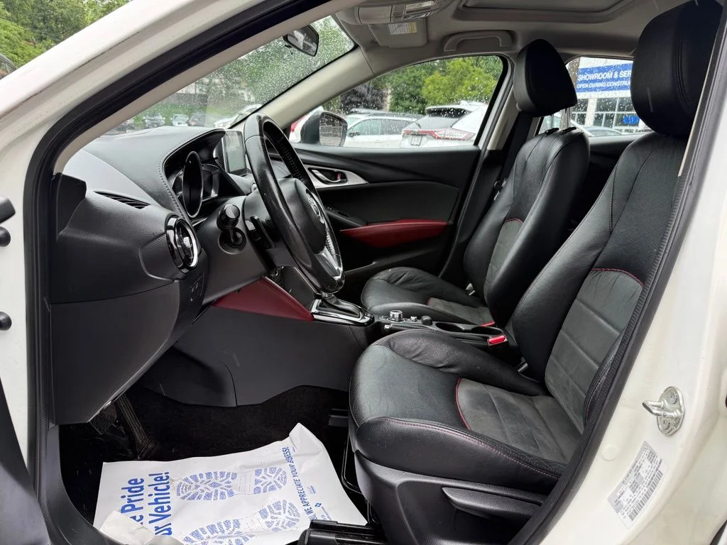 Used 2017 White Mazda Grand Touring image 23
