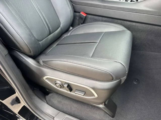 New 2026 High Gloss Black Exterior Paint Jeep Limited Altitude image 12