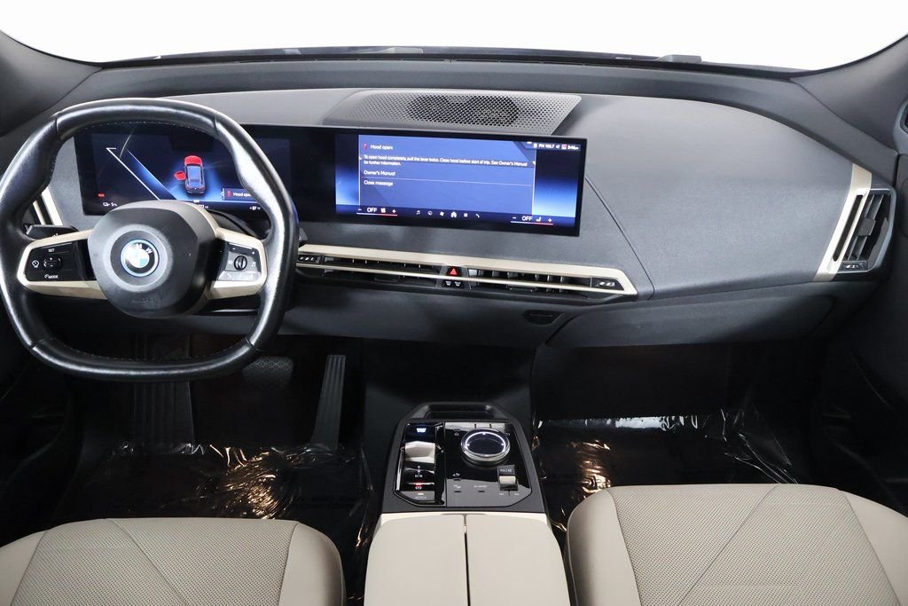 Used 2024 Dark Graphite BMW xDrive50 image 8