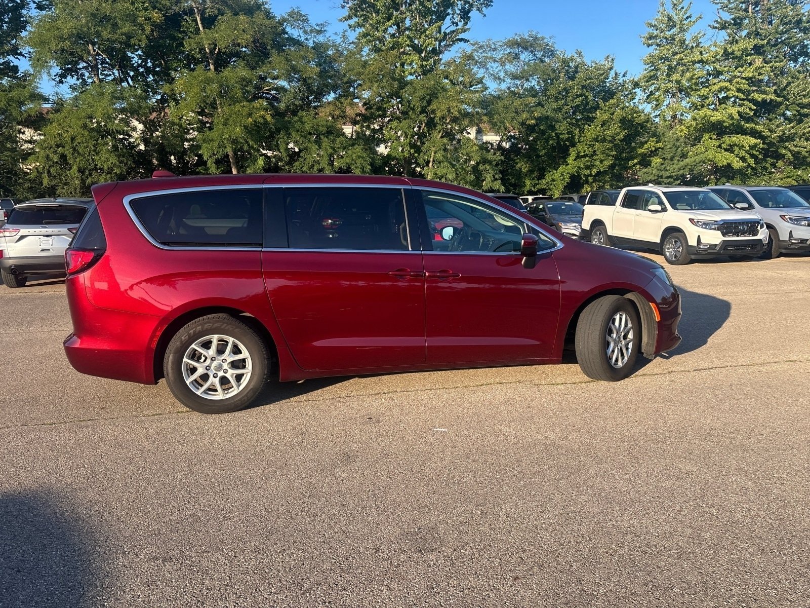 Used 2017 Velvet Red Pearlcoat Chrysler Touring image 27