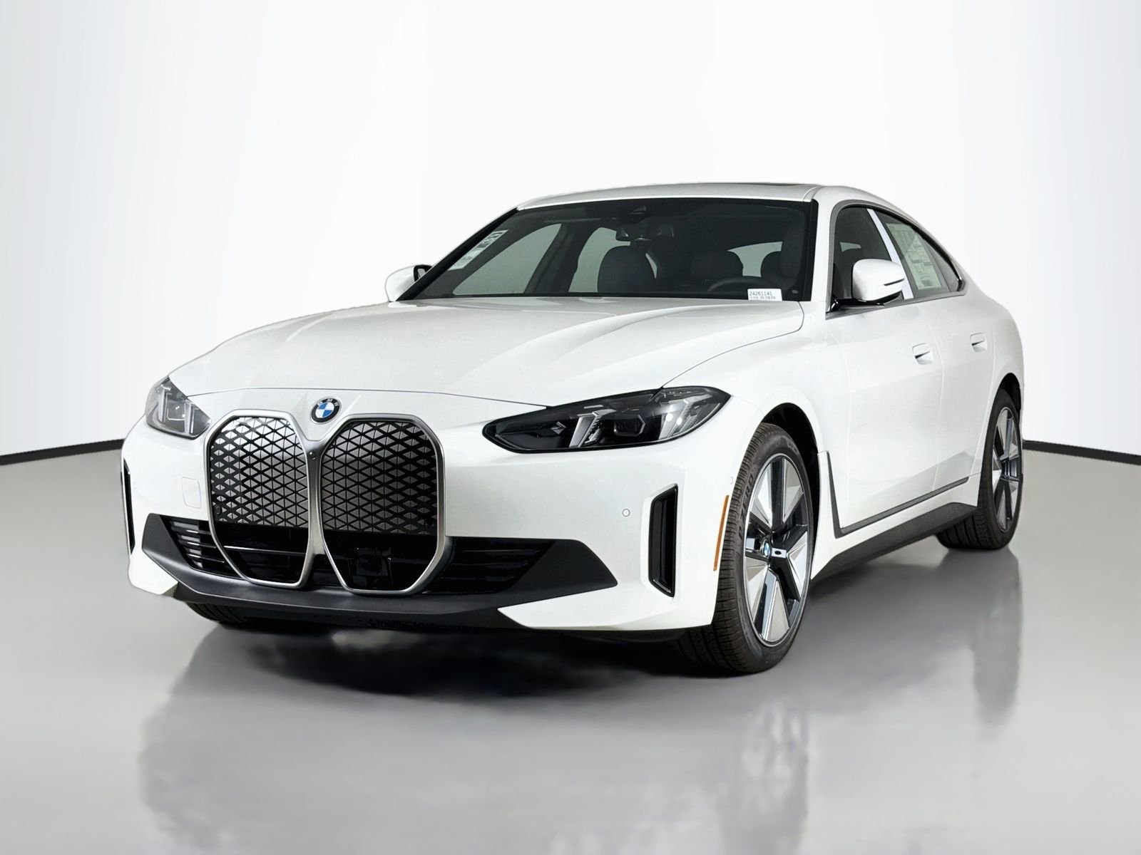 New 2026 Alpine White BMW eDrive40 image 3