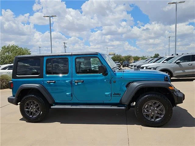 Used 2024 Blue Jeep Sport S 4x4 image 5
