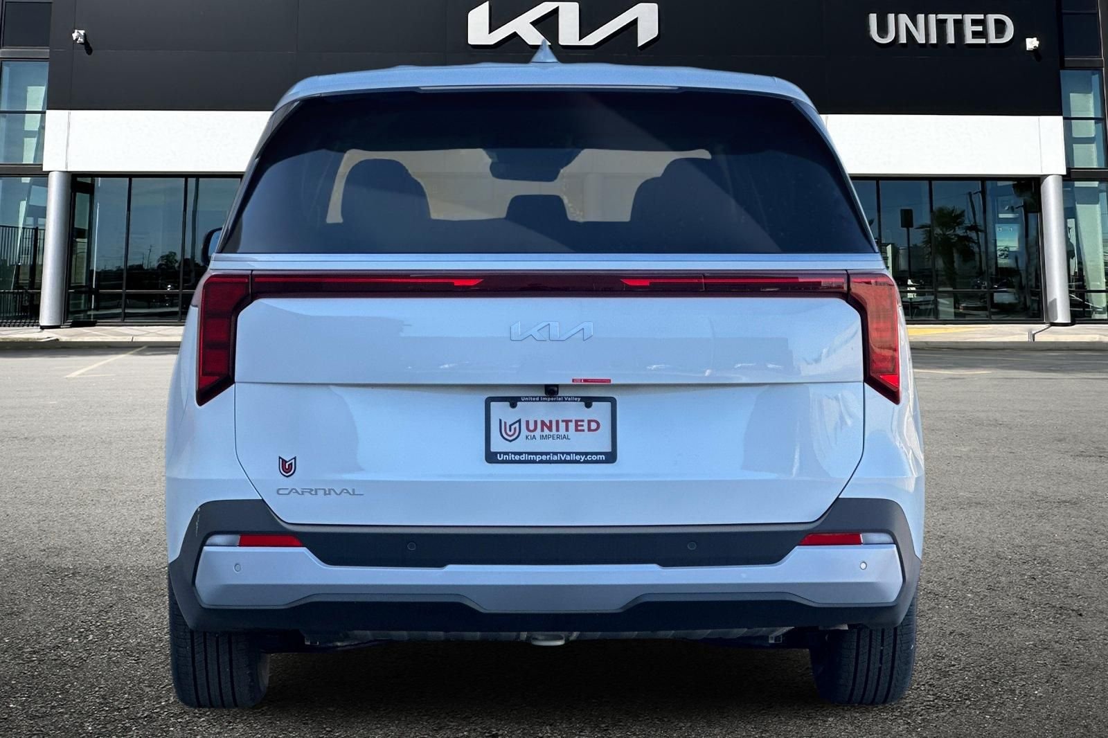 New 2026 White Kia LXS image 5