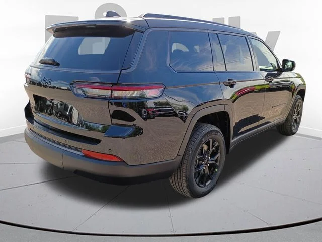 New 2026 Diamond Black Crystal Pearl-Coat Exterior Paint Jeep Altitude image 5