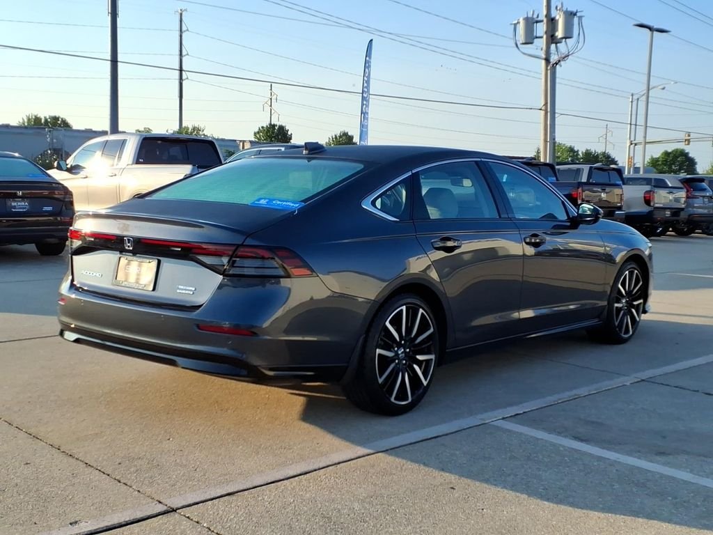 Used 2023 Gold Honda Touring image 13