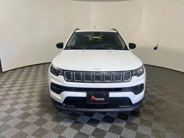 Used 2022 Jeep Compass Latitude Lux with VIN 3C4NJDFB9NT183671 for sale in Shakopee, Minnesota