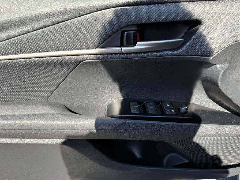 Certified Used 2025  Toyota SE image 15