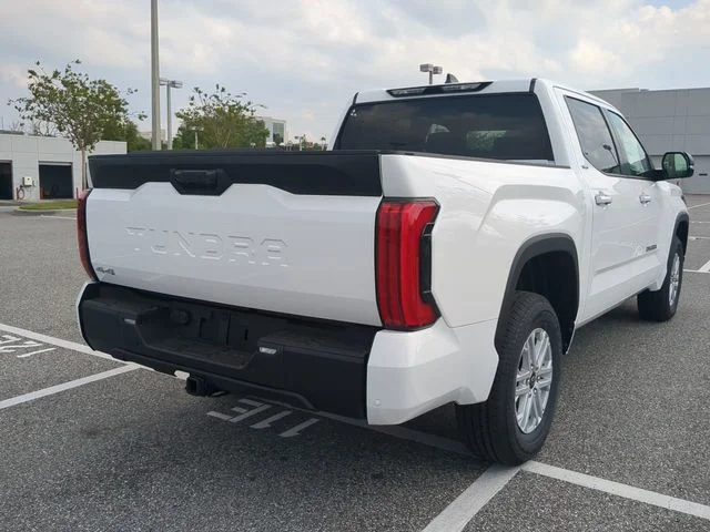 New 2026 Ice Cap Toyota SR5 image 4