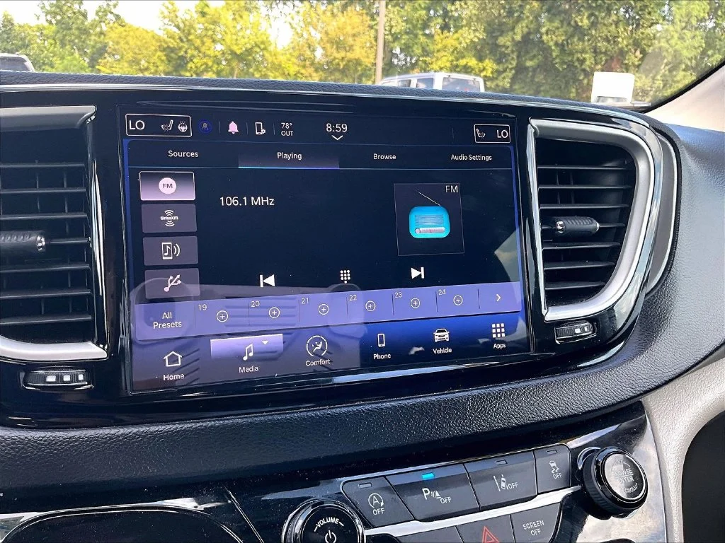Used 2023 Blue Chrysler Touring L image 17