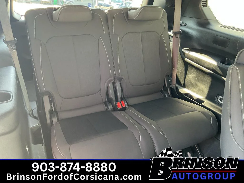 Used 2024 Metallic Jeep Laredo X image 20