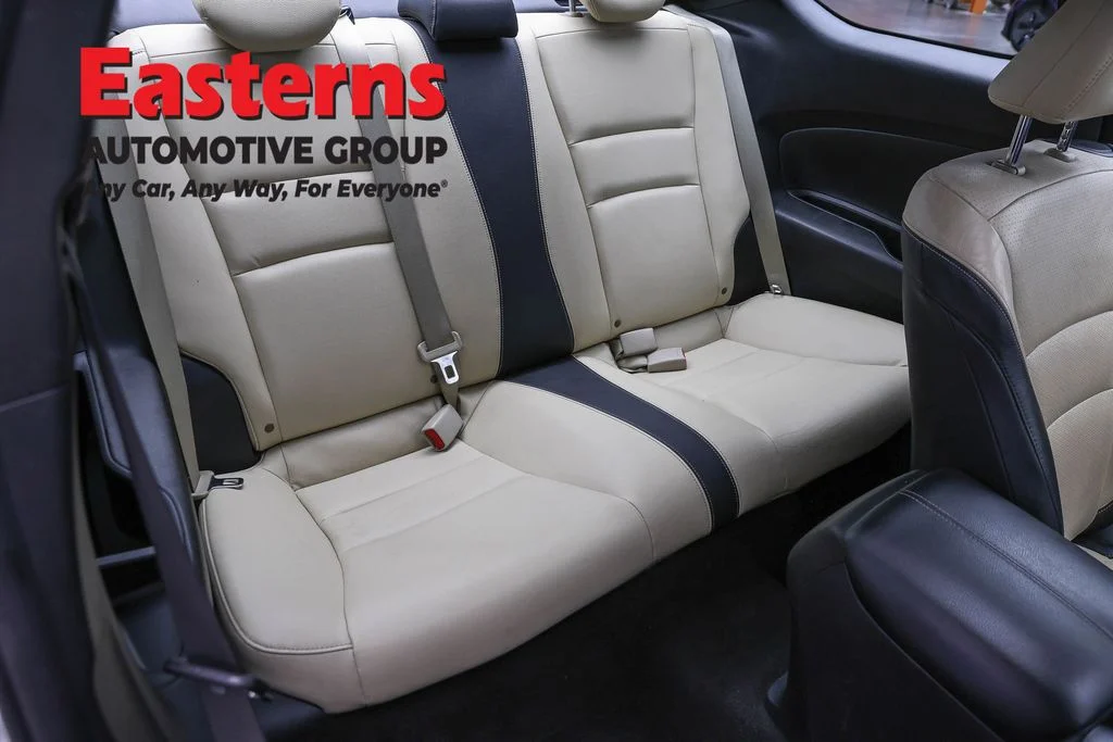 Used 2015 White Honda EX-L image 23