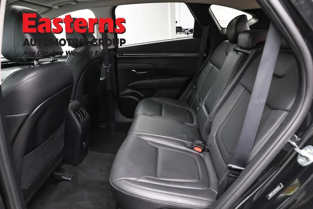 Used 2023 Black Hyundai SEL image 22