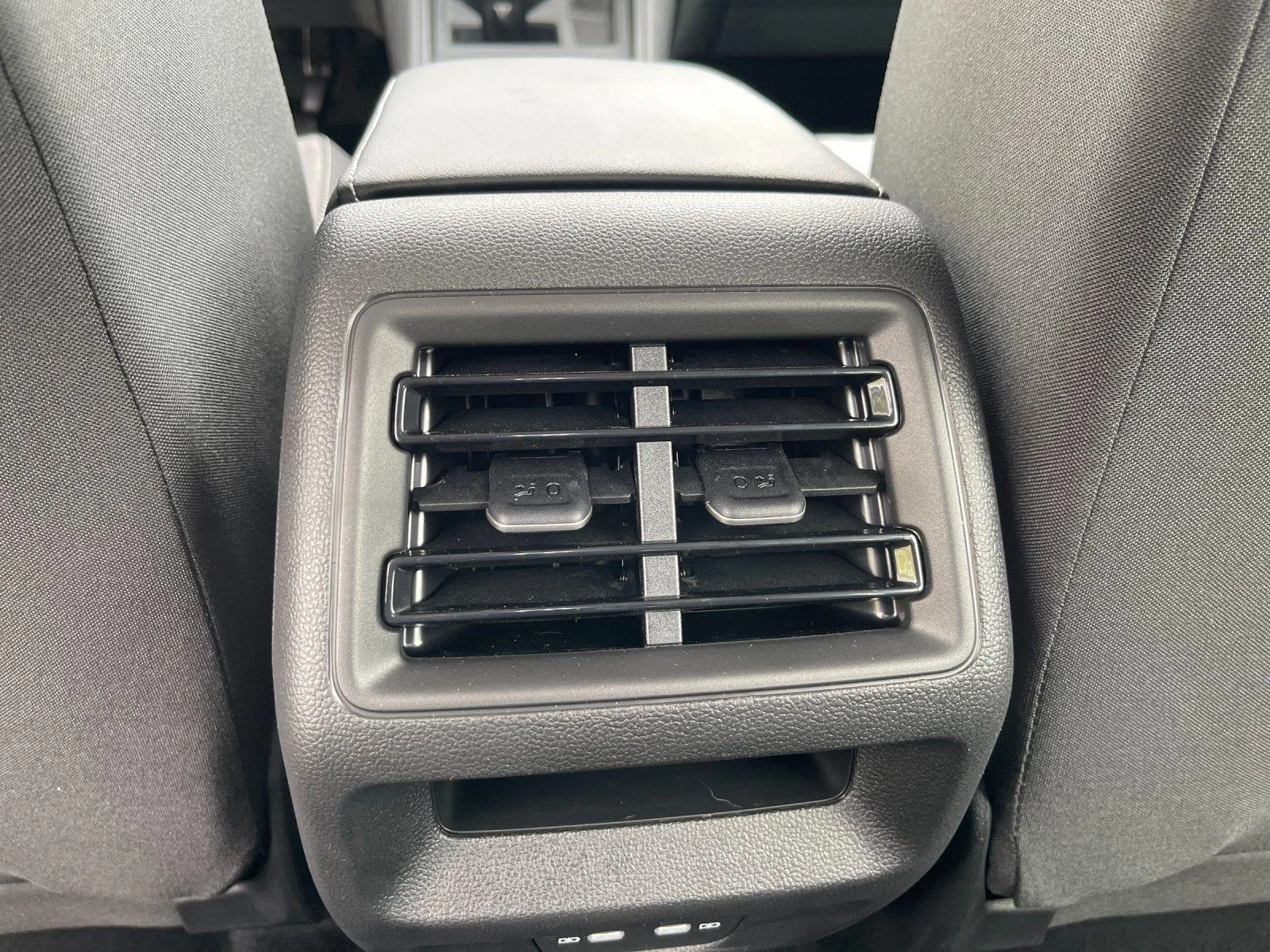 New 2026 pure white Volkswagen S image 34