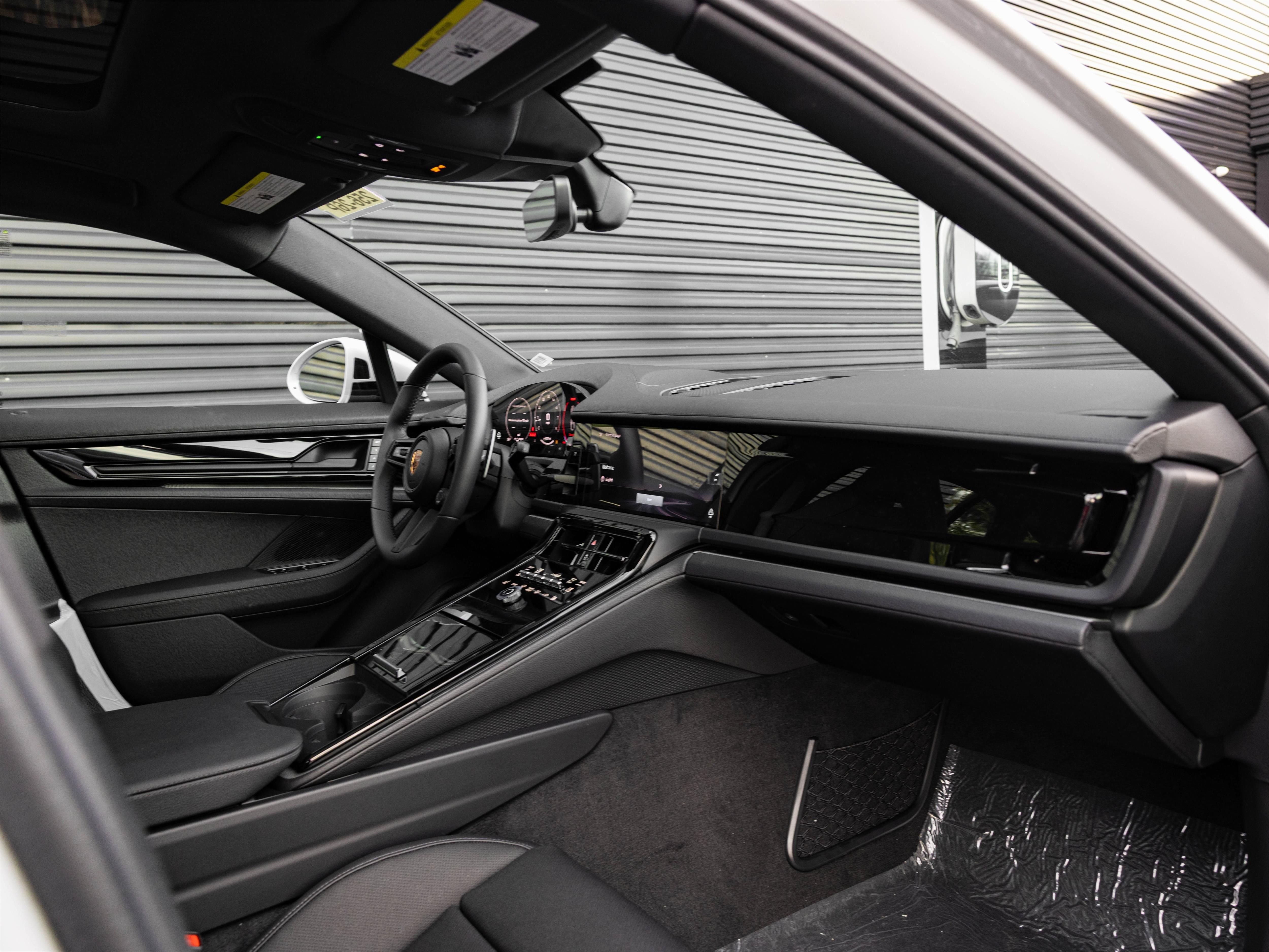 2026 Porsche Panamera Base - Photo 17