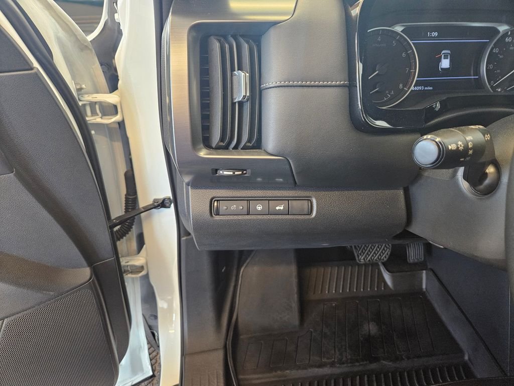 Used 2023 Pearl White Nissan SL image 16