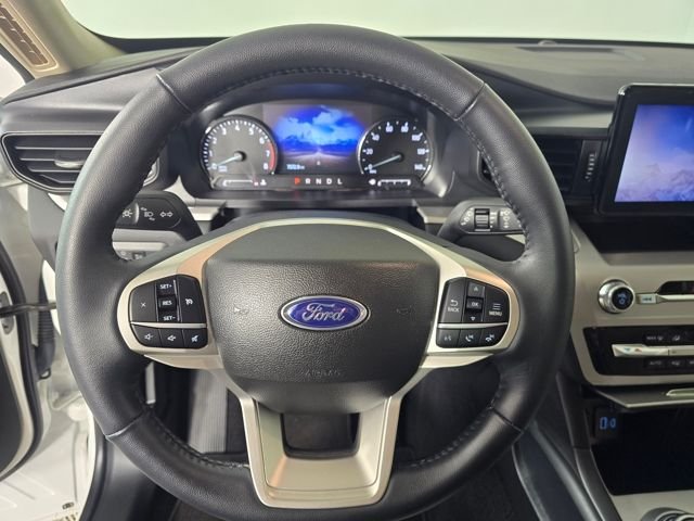 Used 2023 White Metallic Ford XLT image 21