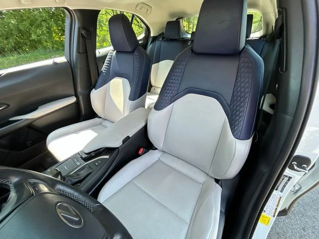 Used 2020 White Lexus 250h Base image 25