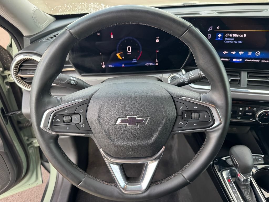 Used 2025 Green Chevrolet ACTIV image 25