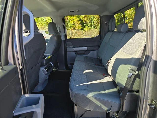 2025 Ford F-150 XLT - Photo 12