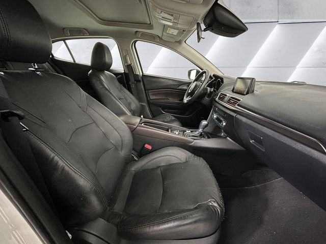 Used 2018 White Mazda Grand Touring image 13