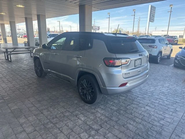 Used 2022 Silver Jeep High Altitude image 5